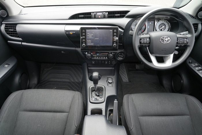 2025 Toyota Hilux SR 48V