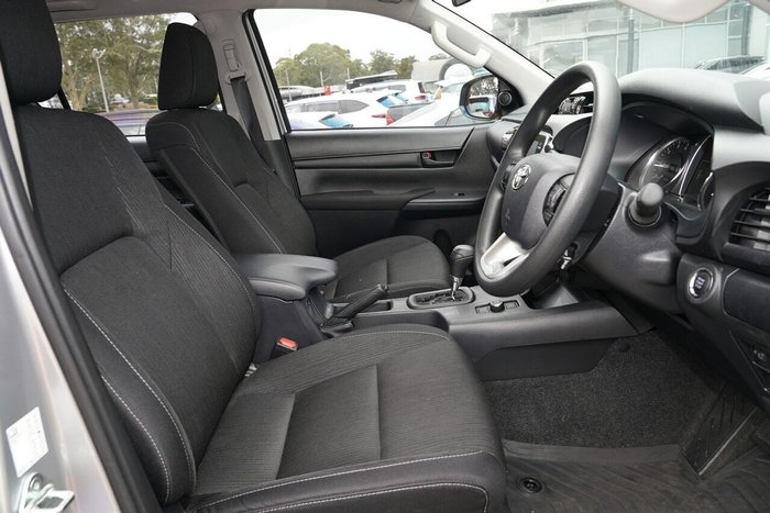 2025 Toyota Hilux SR 48V