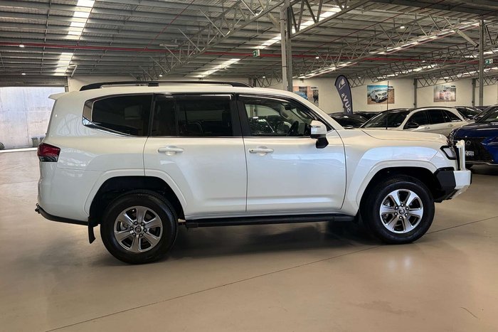 2024 Toyota Landcruiser VX