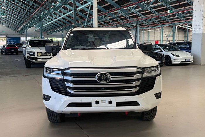 2024 Toyota Landcruiser Sahara