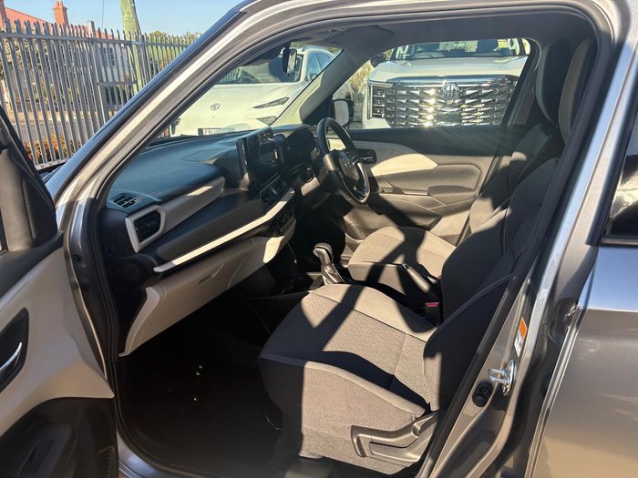 2025 Suzuki Swift Hybrid Plus