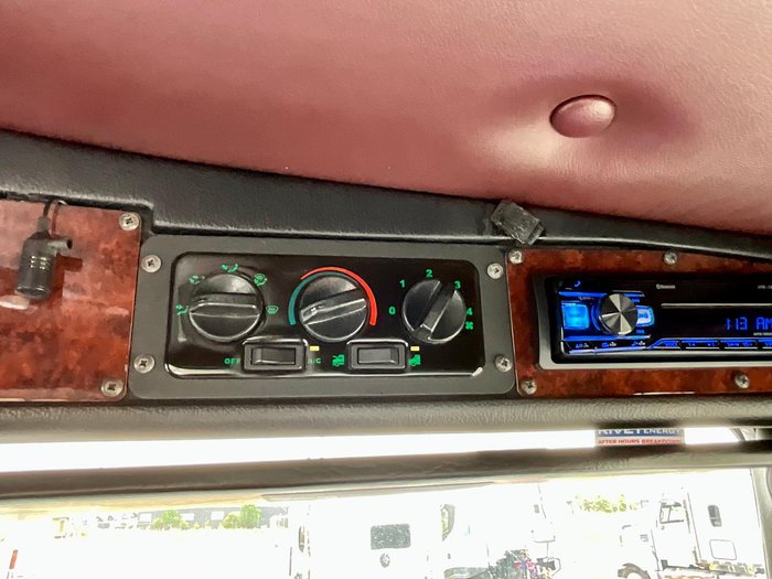 2012 Kenworth T400 Series KENWORTH T403