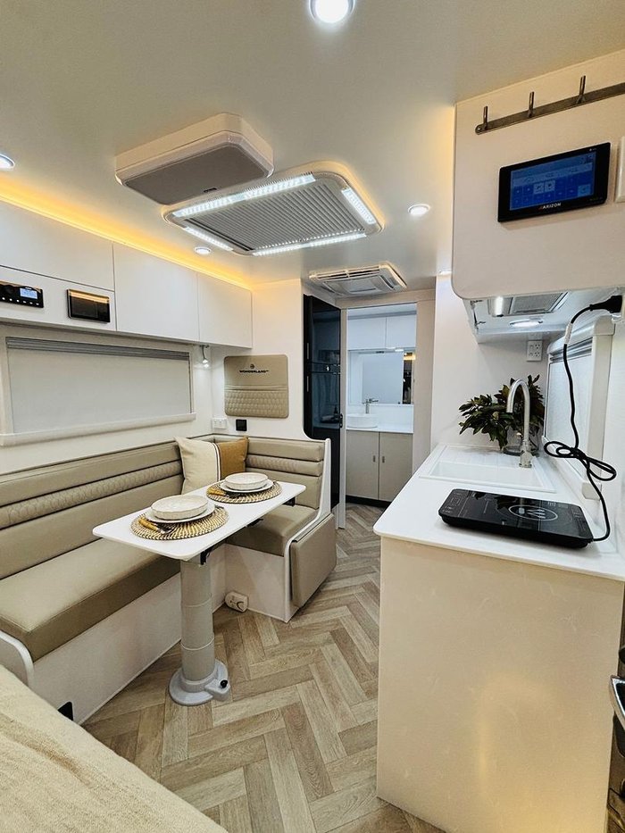 2025 Wonderland RV Solara18'06