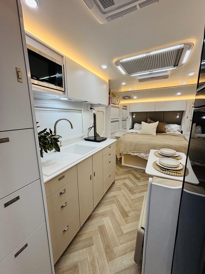 2025 Wonderland RV Solara18'06