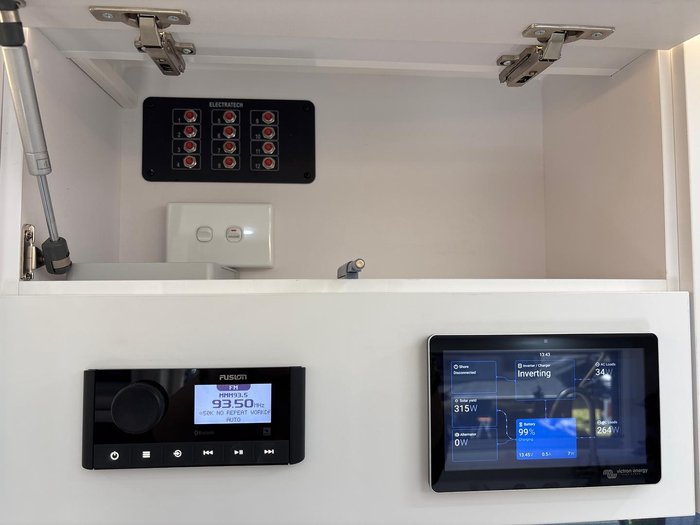 2025 Wonderland RV Solara Composite 18'06