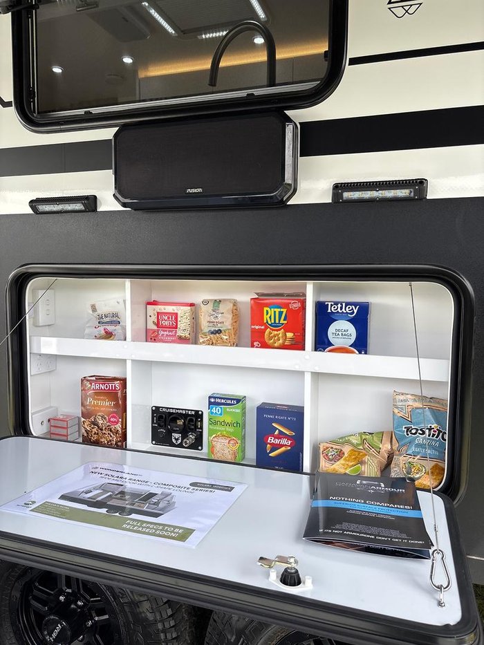 2025 Wonderland RV Solara Composite 18'06