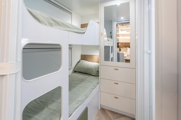 2025 Wonderland RV Solara Composite 2 Bunk