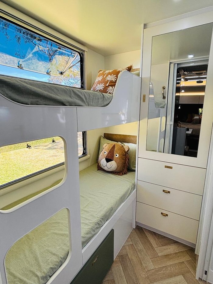 2025 Wonderland RV Solara Composite 2 Bunk