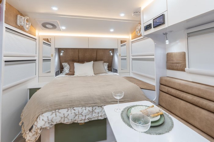 2025 Wonderland RV Solara Composite 2 Bunk