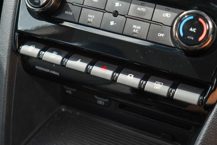 2025 Mahindra XUV700 AX7L