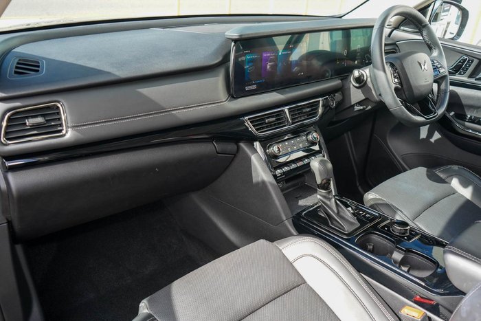 2025 Mahindra XUV700 AX7L
