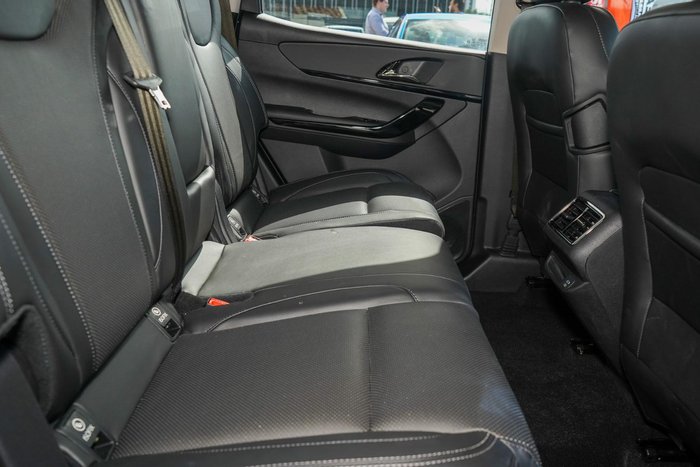 2025 Mahindra XUV700 AX7L