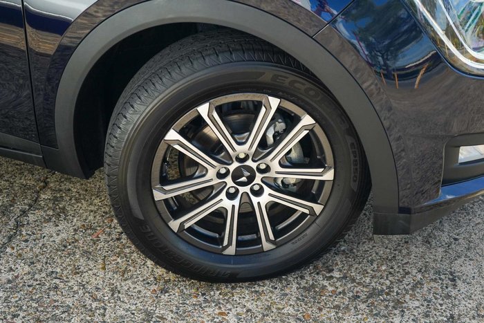 2025 Mahindra XUV700 AX7L