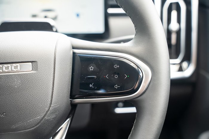 2025 Jaecoo J7 SHS Track