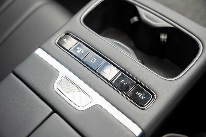 2025 Jaecoo J7 SHS Track