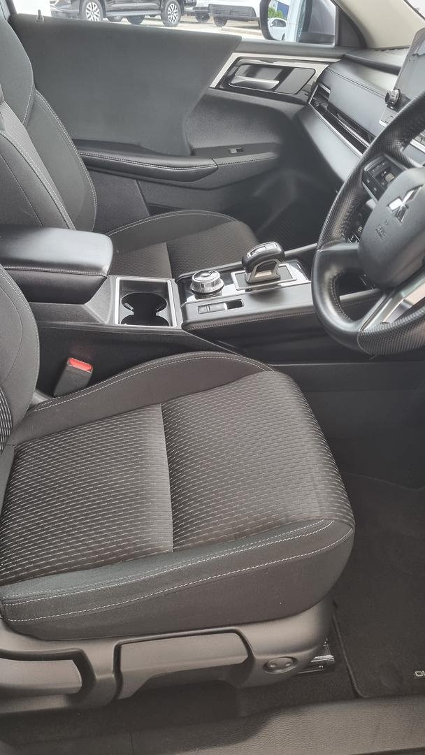 2021 Mitsubishi Outlander LS