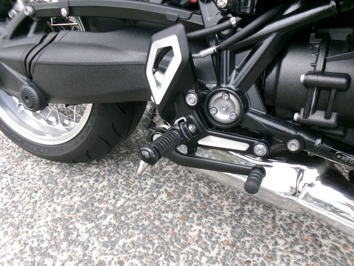 2025 BMW Motorrad 2025 BMW 1170CC R12 S Lava orange metallic. (07-07)