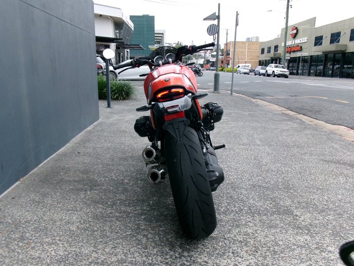 2025 BMW Motorrad 2025 BMW 1170CC R12 S Lava orange metallic. (07-07)