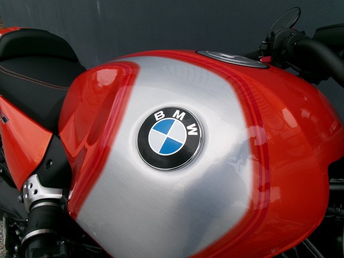2025 BMW Motorrad 2025 BMW 1170CC R12 S Lava orange metallic. (07-07)