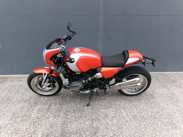 2025 BMW Motorrad 2025 BMW 1170CC R12 S Lava orange metallic. (07-07)