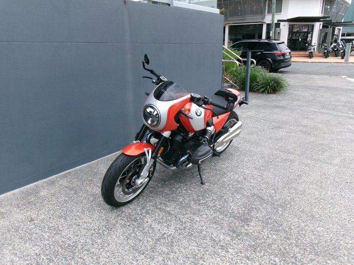 2025 BMW Motorrad 2025 BMW 1170CC R12 S Lava orange metallic. (07-07)