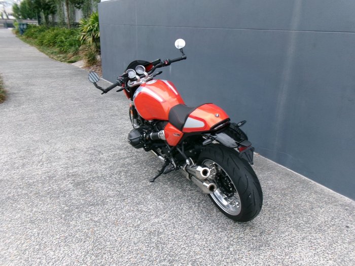 2025 BMW Motorrad 2025 BMW 1170CC R12 S Lava orange metallic. (07-07)