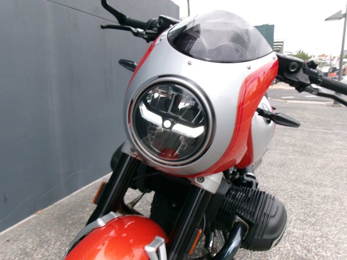 2025 BMW Motorrad 2025 BMW 1170CC R12 S Lava orange metallic. (07-07)