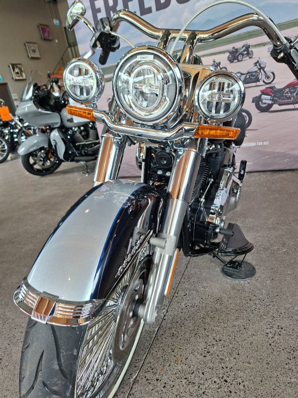 2019 HARLEY-DAVIDSON FLDE DELUXE (107)