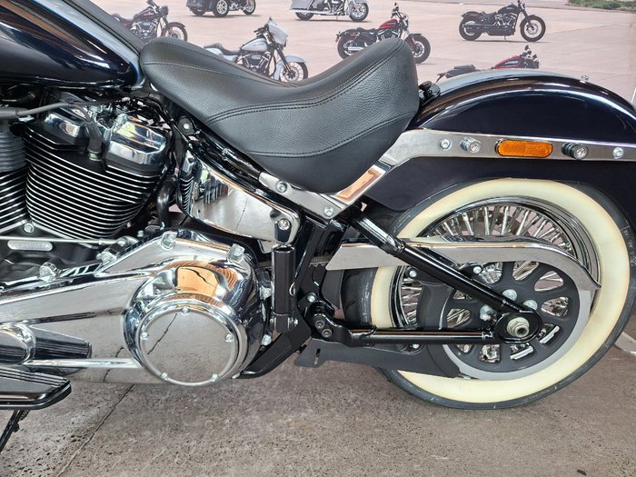 2019 HARLEY-DAVIDSON FLDE DELUXE (107)