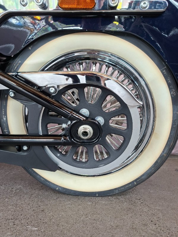 2019 HARLEY-DAVIDSON FLDE DELUXE (107)