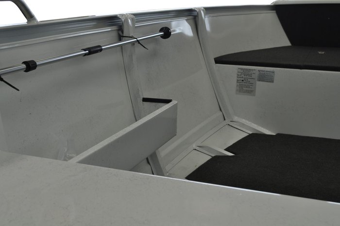 2026 QUINTREX 440 Busta