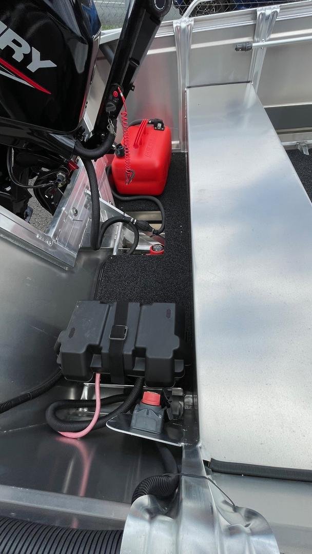 2026 QUINTREX 440 Busta