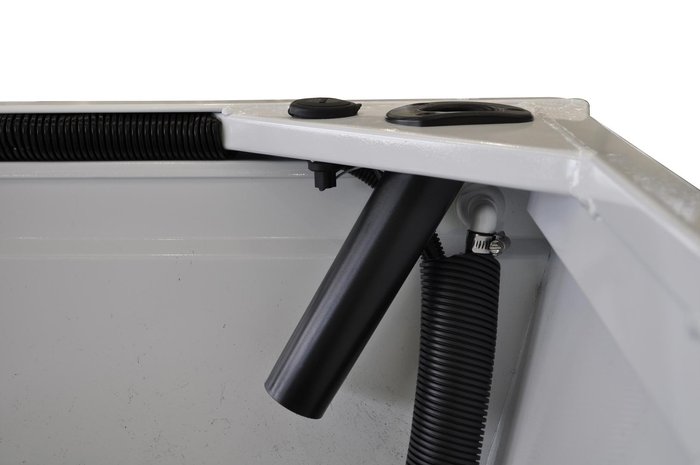 2026 QUINTREX 440 Busta