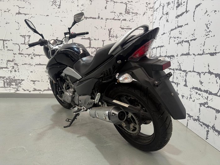 2013 Suzuki Inazuma 250 (GW250) Inazuma Black