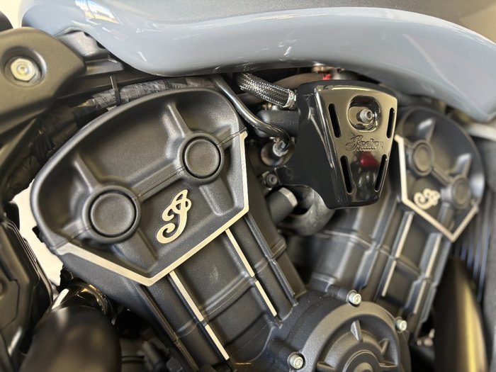 2023 Indian SCOUT ROGUE Grey