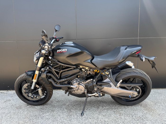 2019 Ducati Monster 821 Monster Black