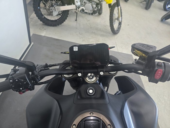 2024 CFMOTO NK SPORT Black