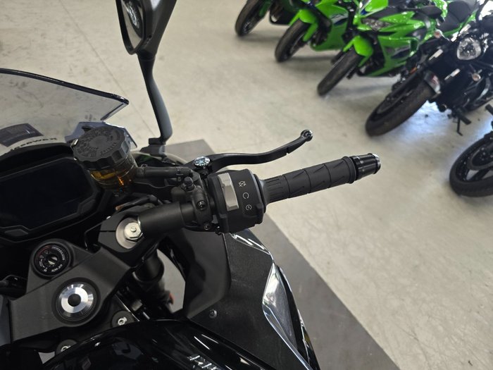 2025 Kawasaki 2025 KAWASAKI 1100CC NINJA 1100 SX GREY