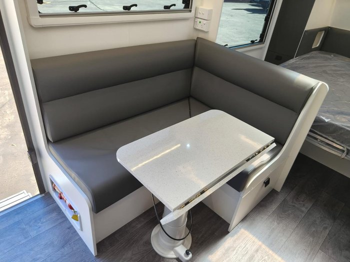 2025 New Age Caravans Manta Ray Mr16er Expedition