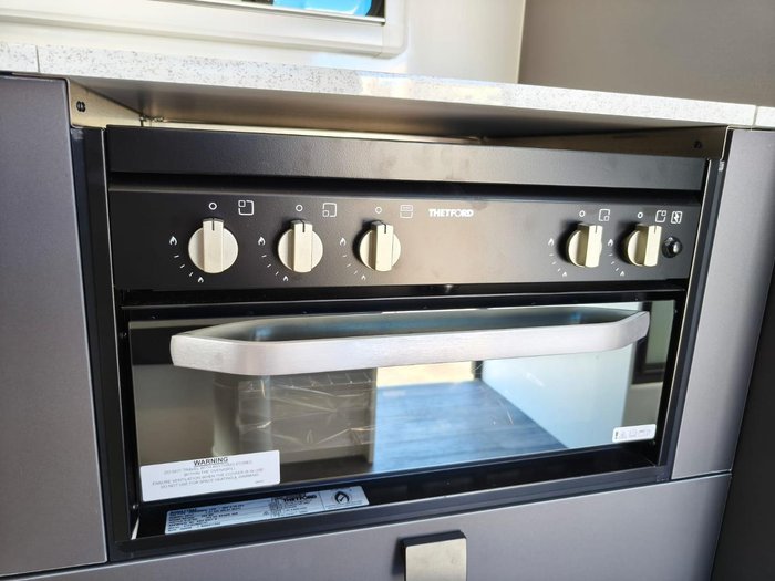 2025 New Age Caravans Manta Ray Mr16er Expedition