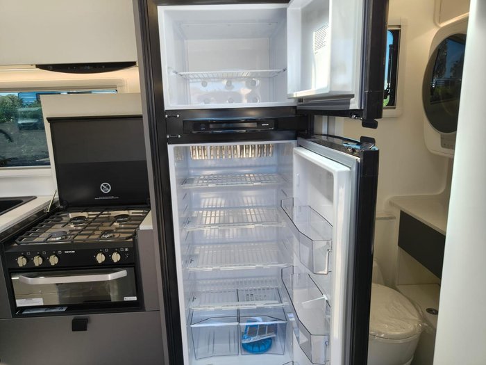 2025 New Age Caravans Manta Ray Mr16er Expedition