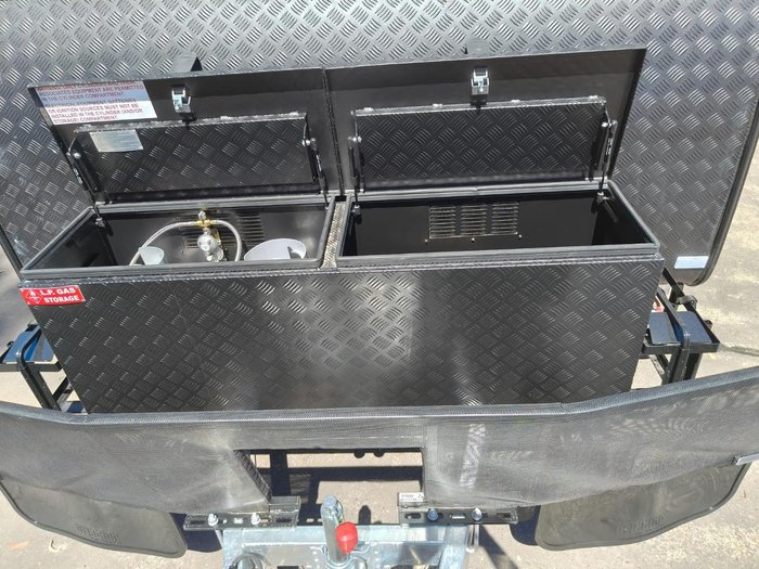 2025 New Age Caravans Manta Ray Mr16er Expedition