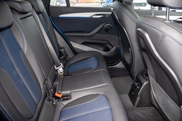 2022 BMW X1 sDrive20i