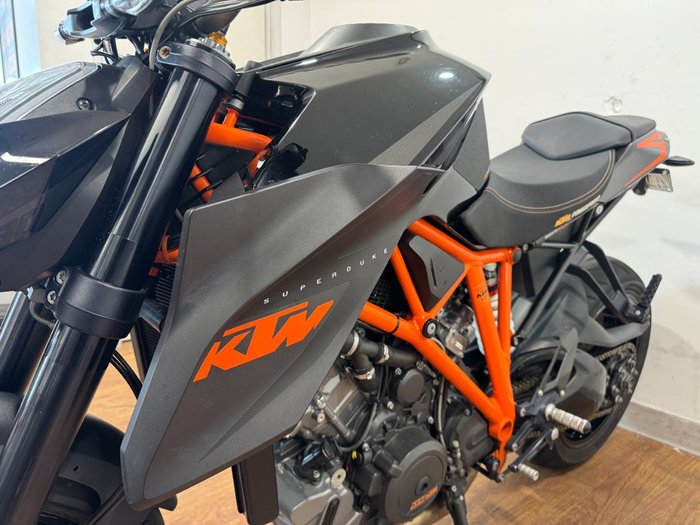 2015 Ktm 1290 SUPER DUKE R