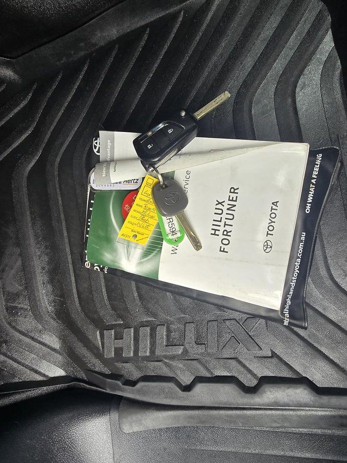 2022 Toyota Hilux SR