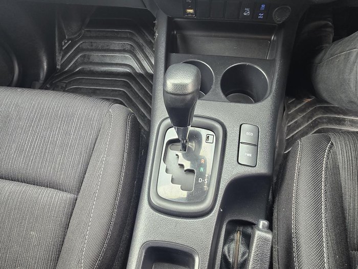 2022 Toyota Hilux SR