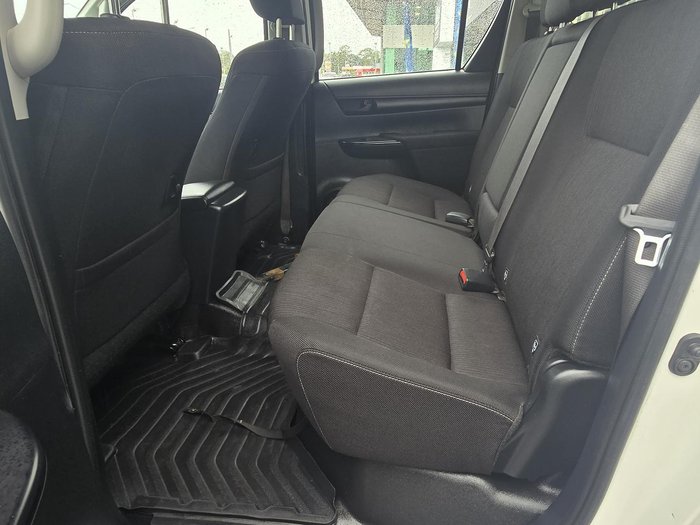 2022 Toyota Hilux SR