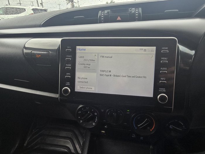 2022 Toyota Hilux SR