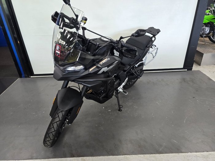 2025 CFMOTO MT Black