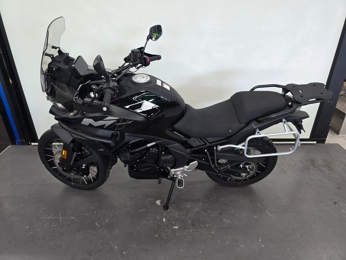 2025 CFMOTO MT Black